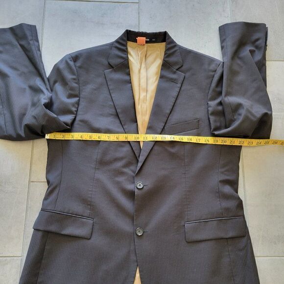 Hugo Boss Suit jacket size 42R‎ - Picture 7 of 12